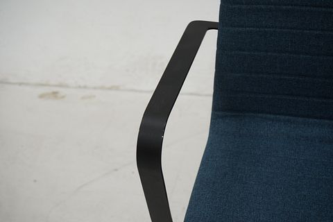 Image 8/9