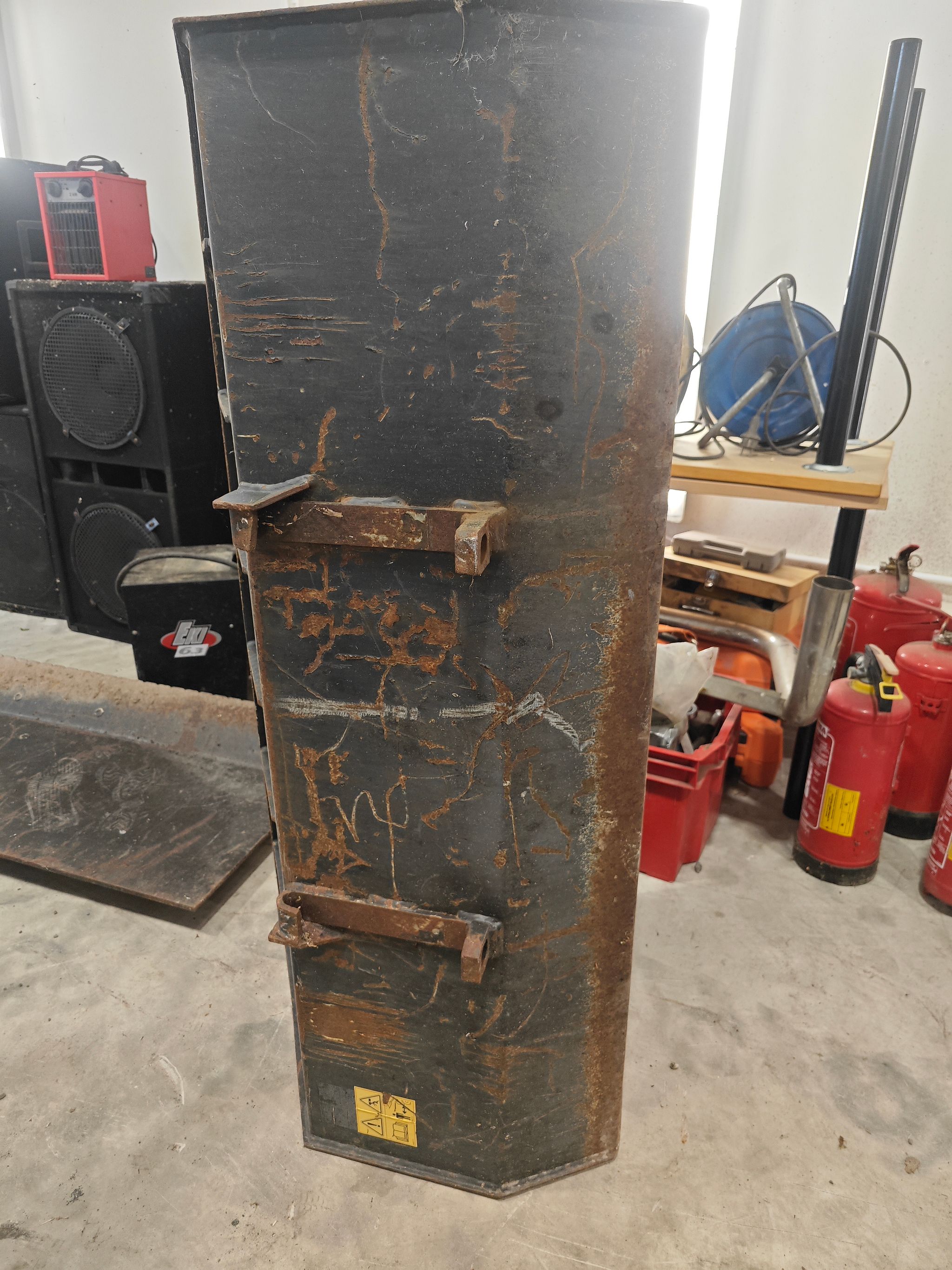 Image 2/2