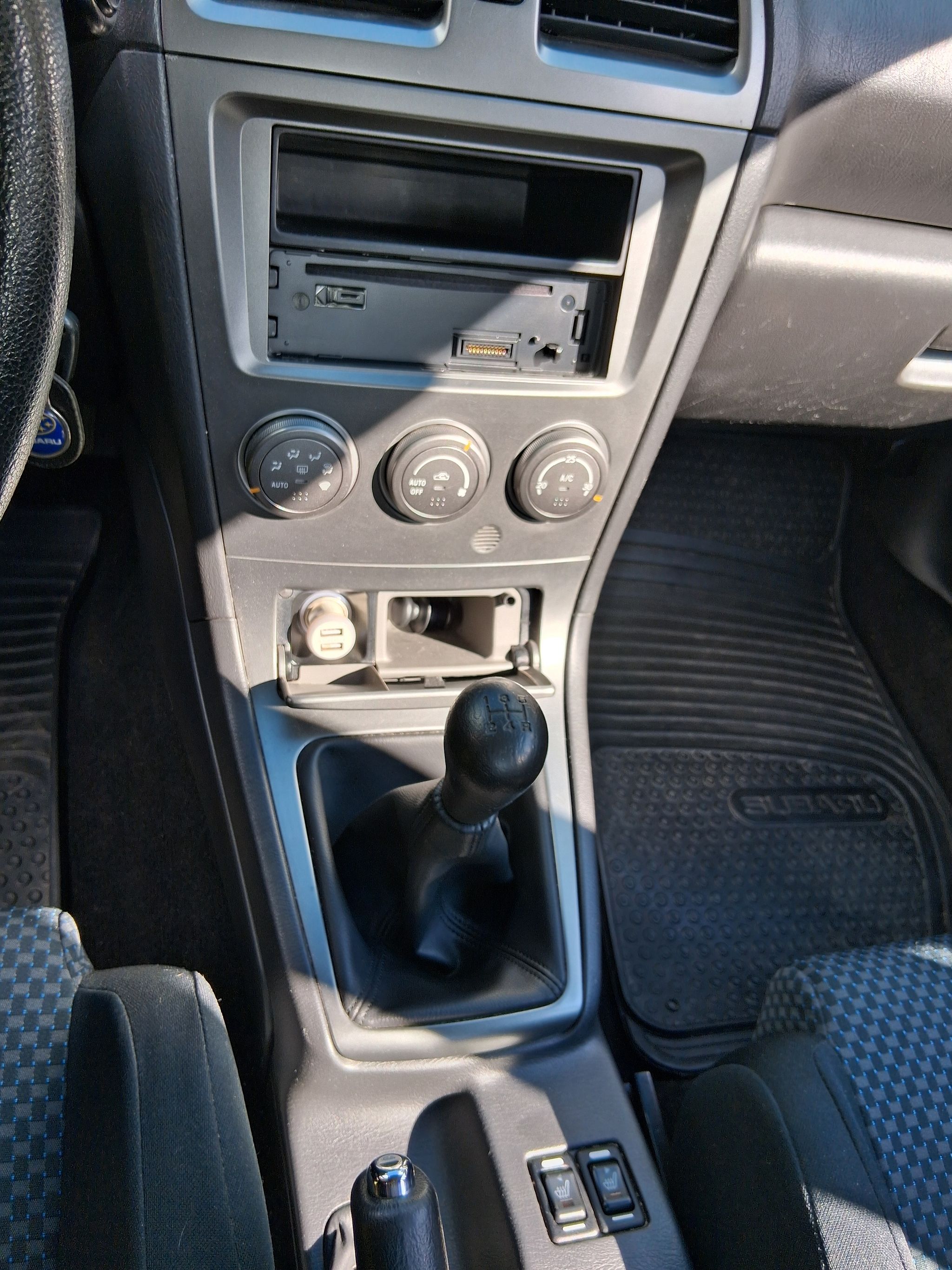 Image 8/12