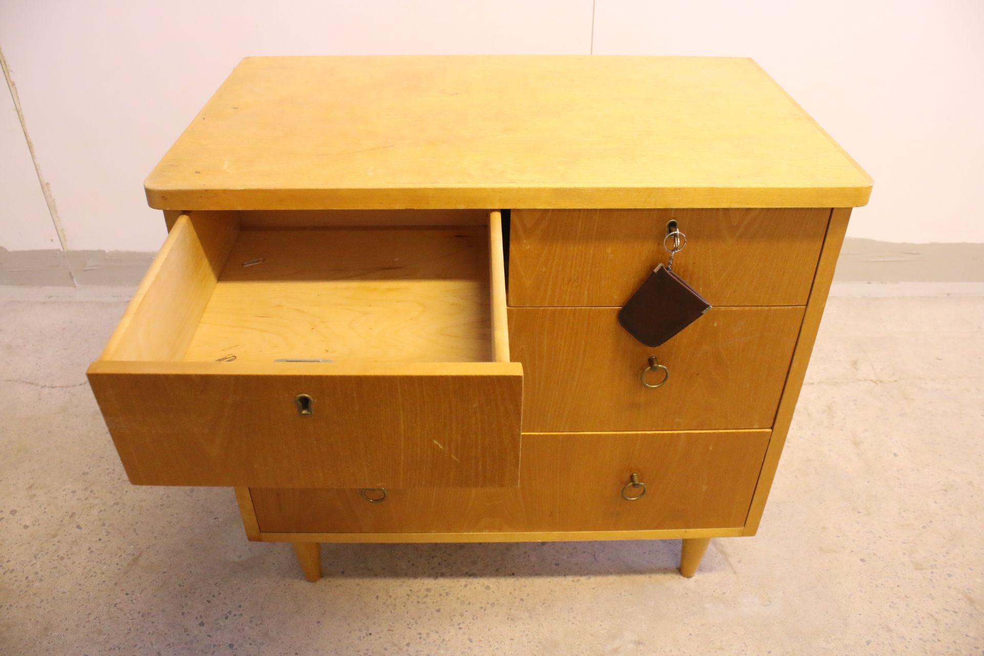 Image 4/9