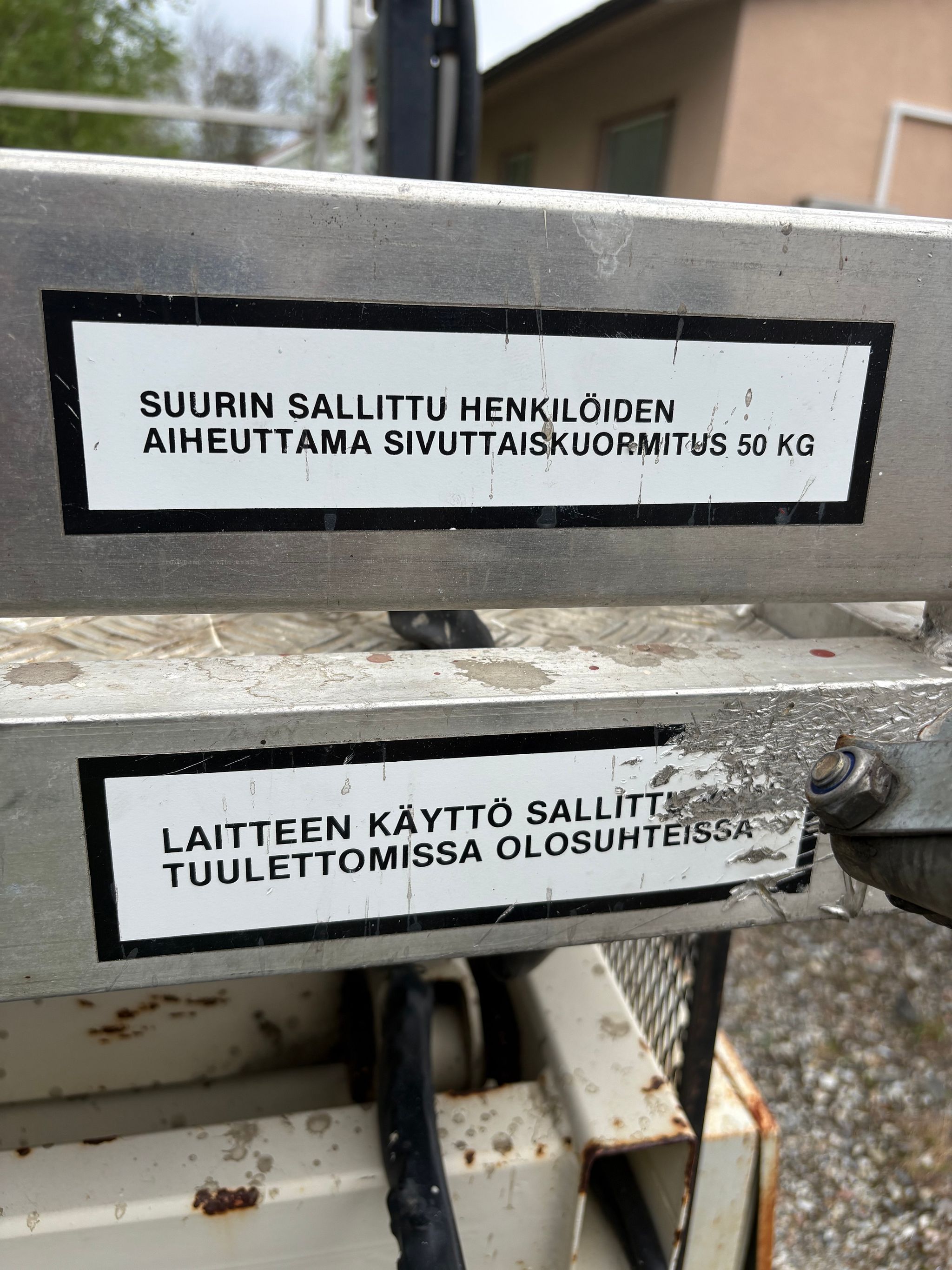 Image 11/16