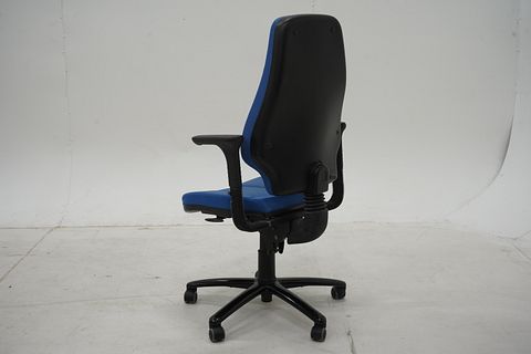 Image 4/10