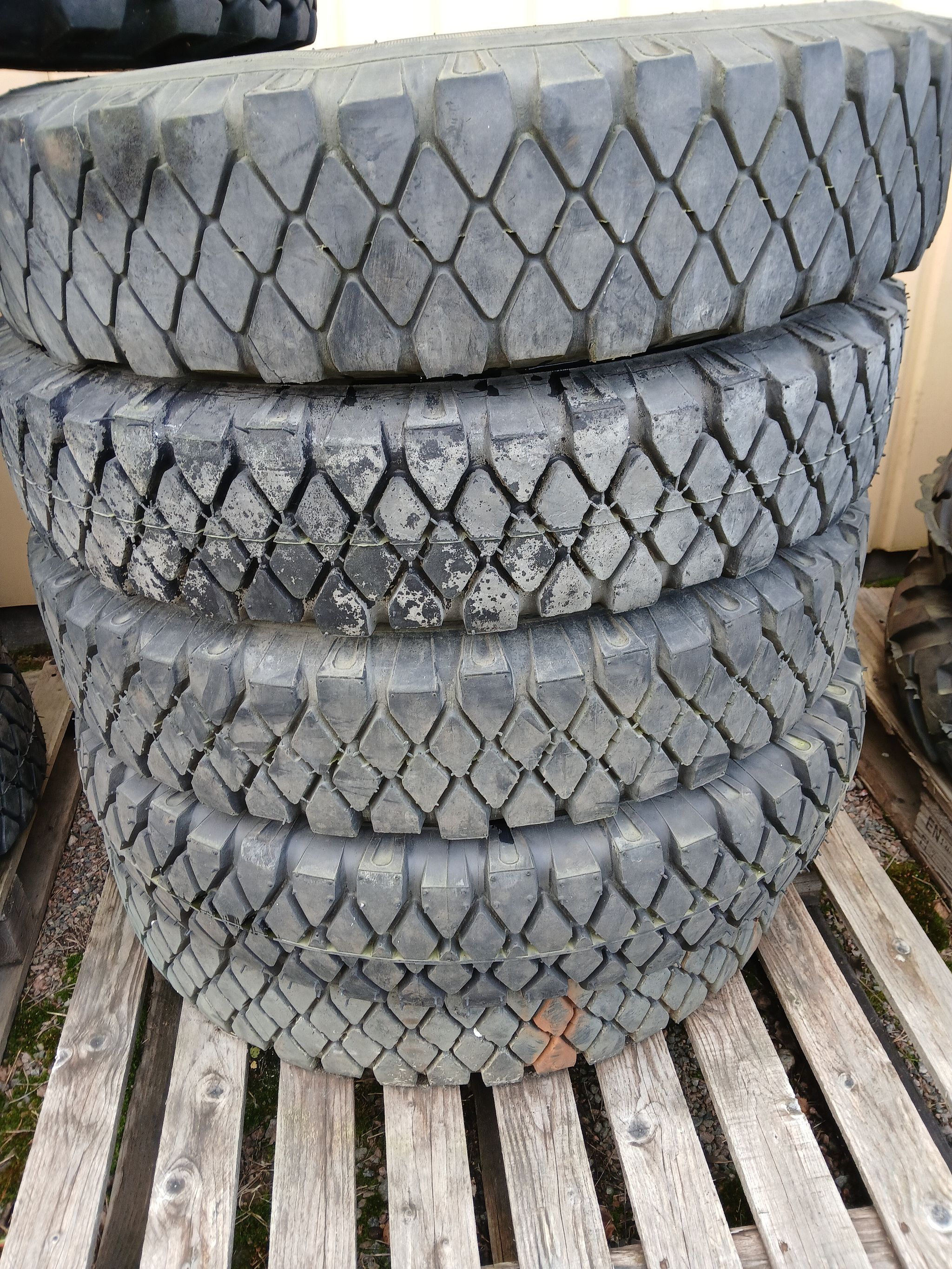 Image 1/2