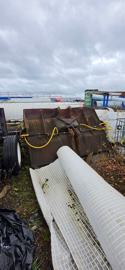 Image 2/2