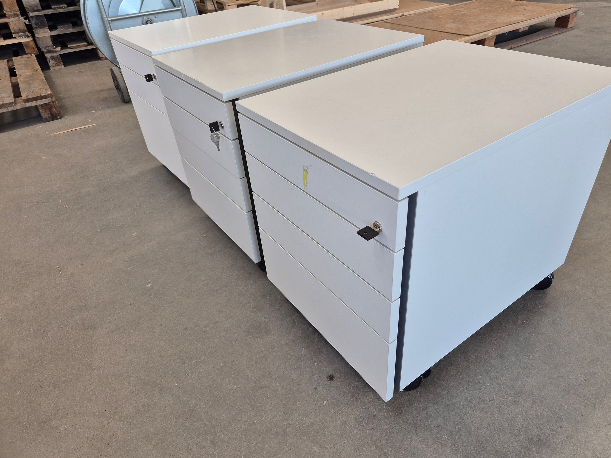 Image 1/5