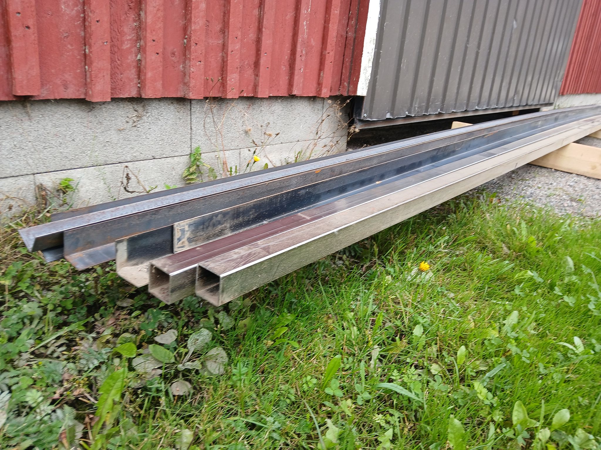 Image 3/8