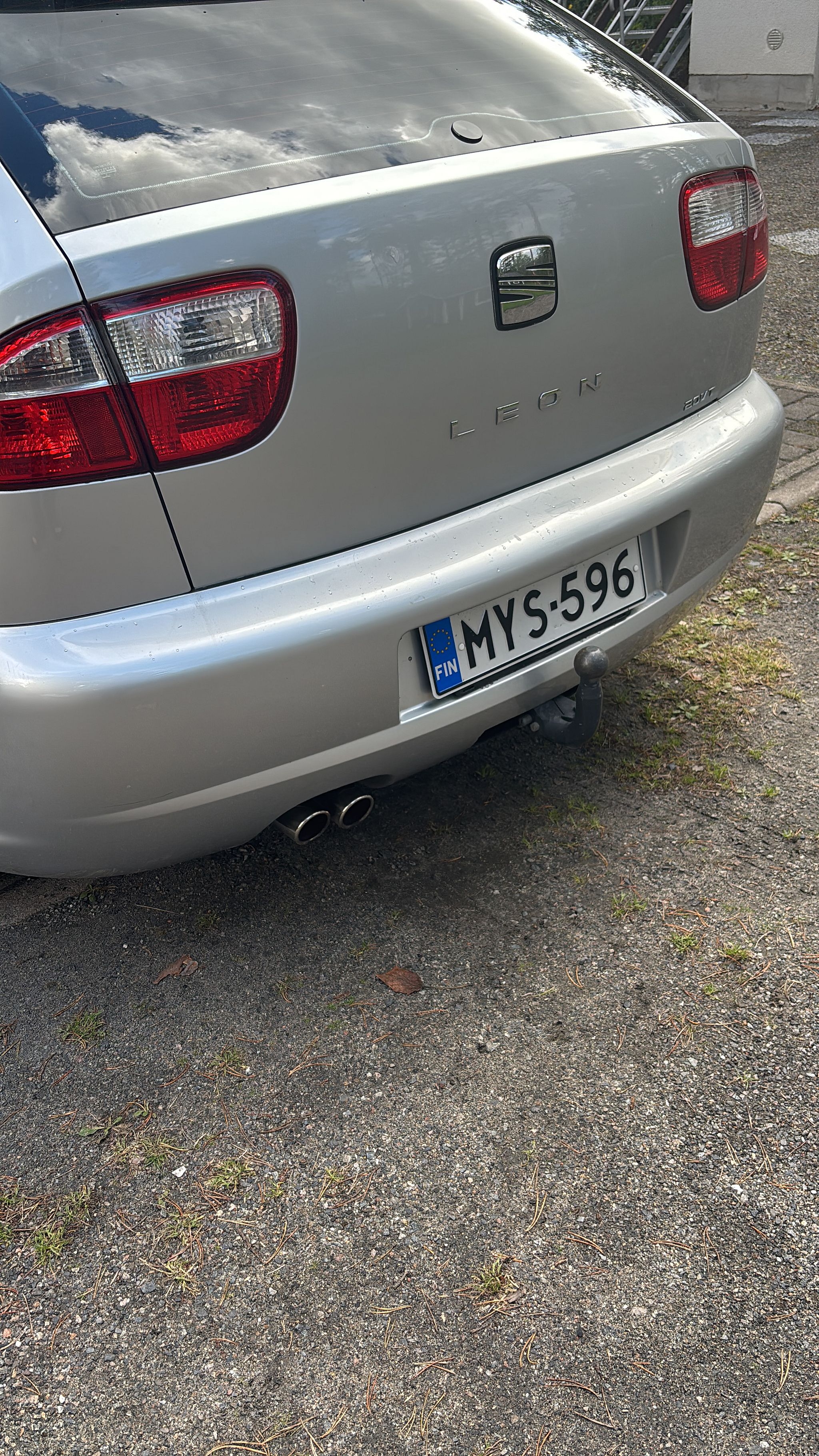 Image 6/10