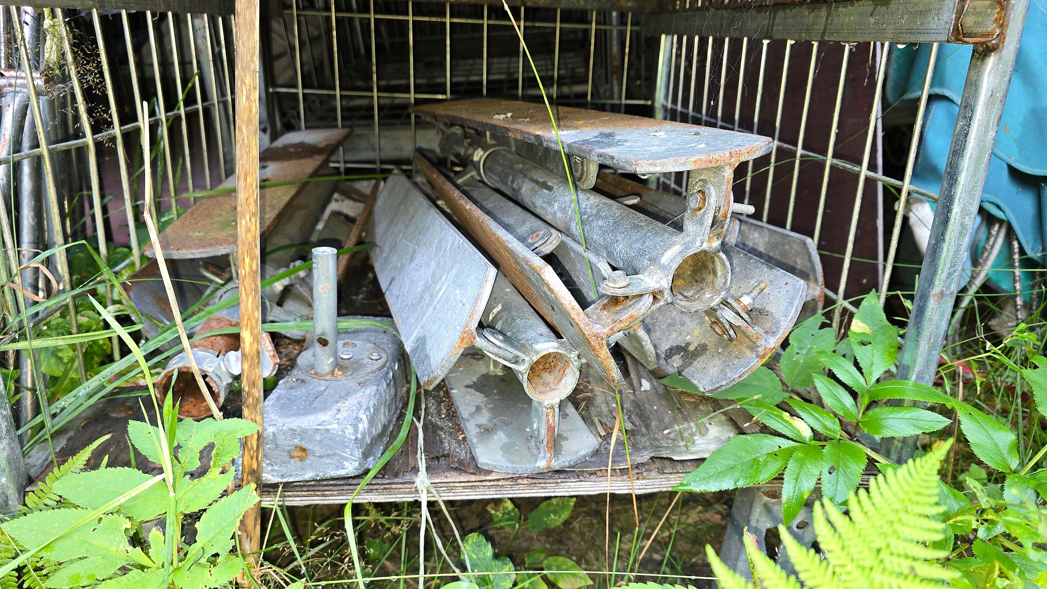 Image 11/16