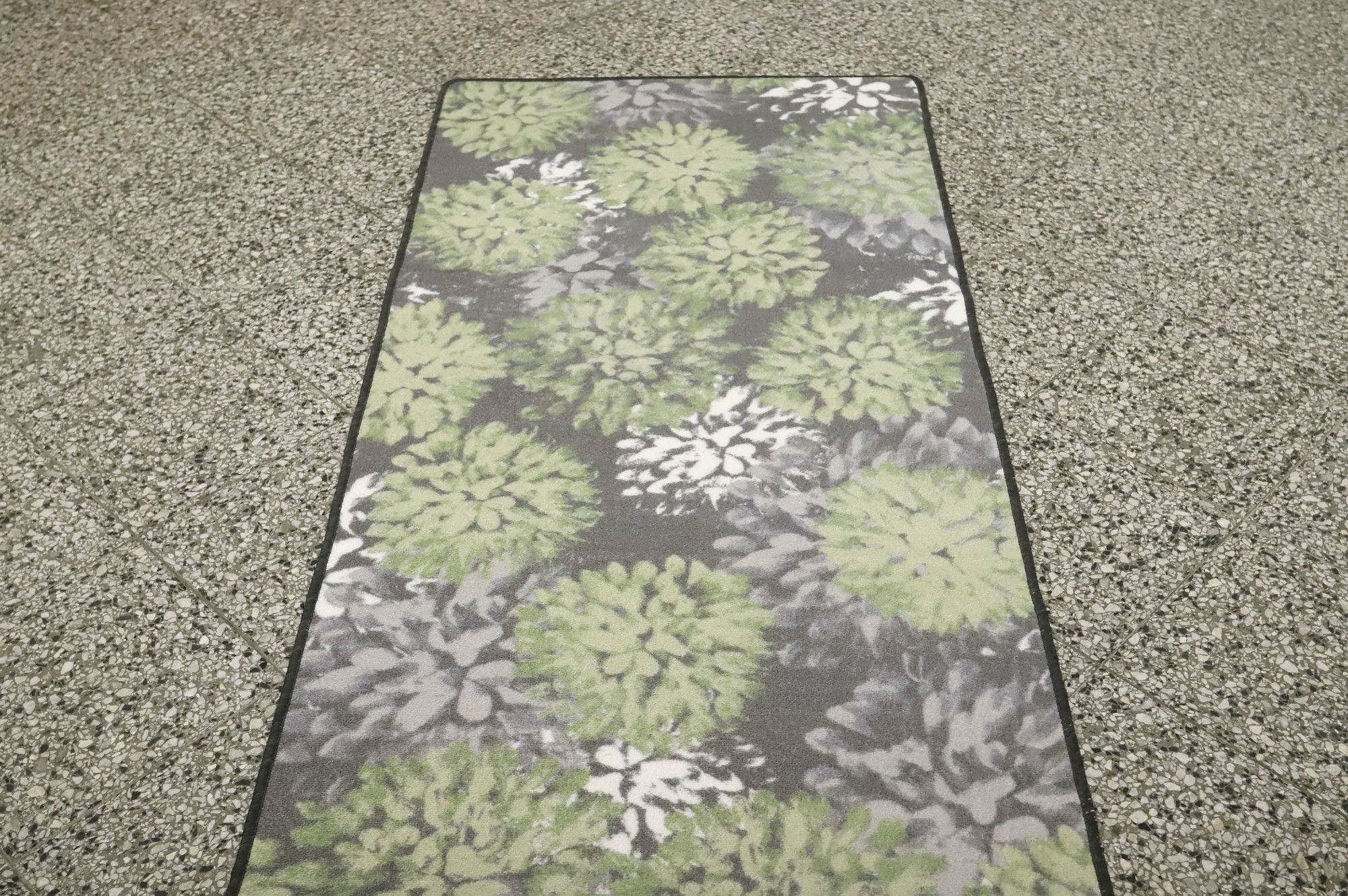 Image 3/8