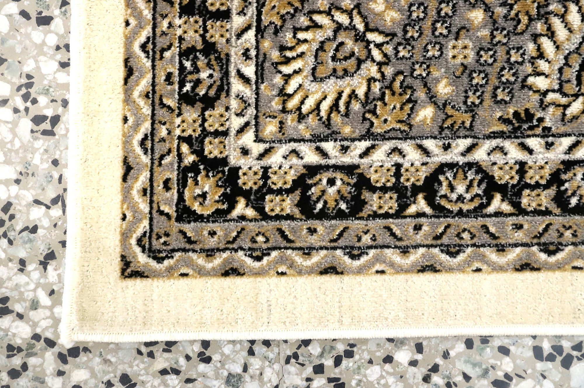Image 4/6