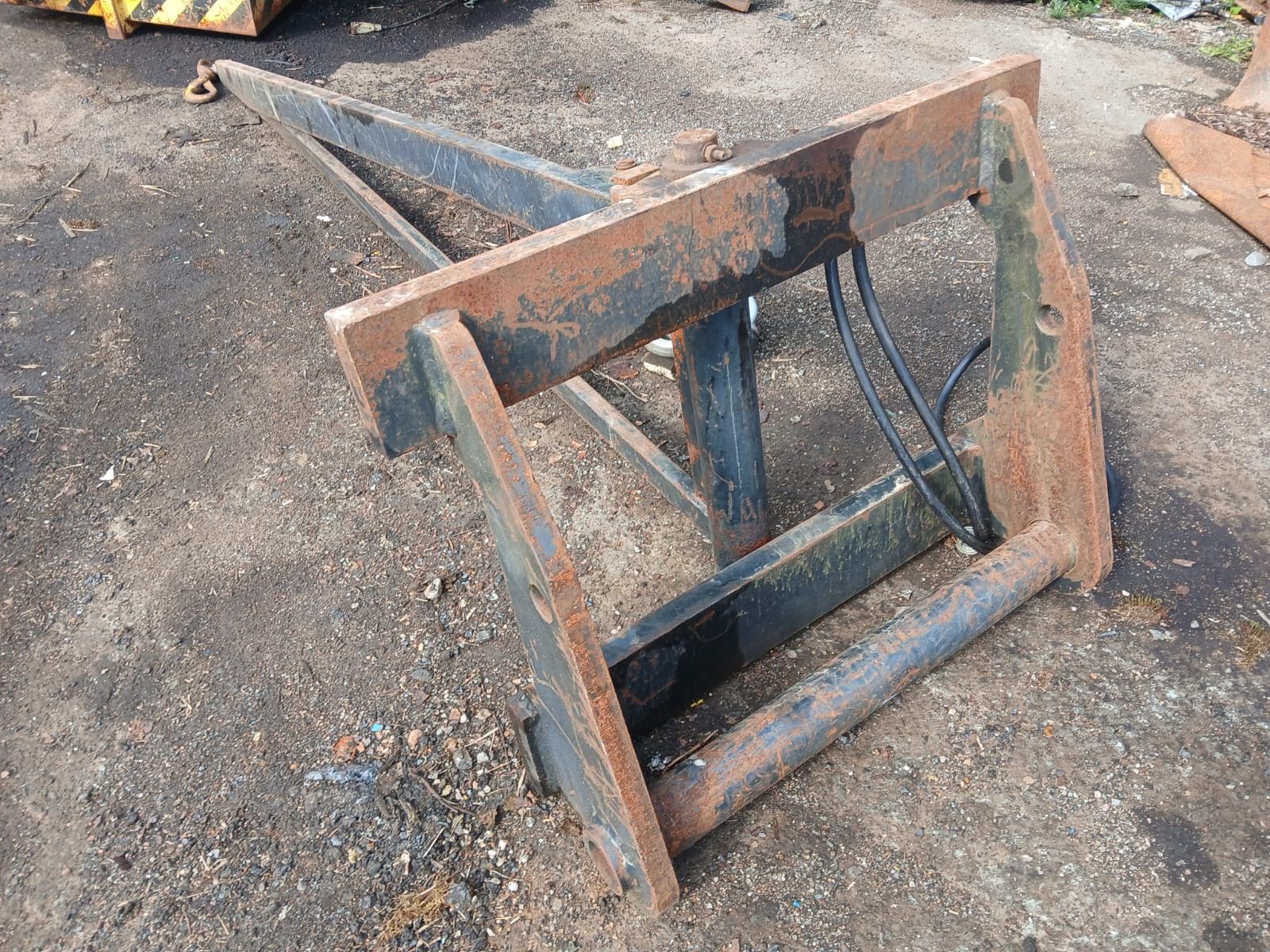 Image 1/2