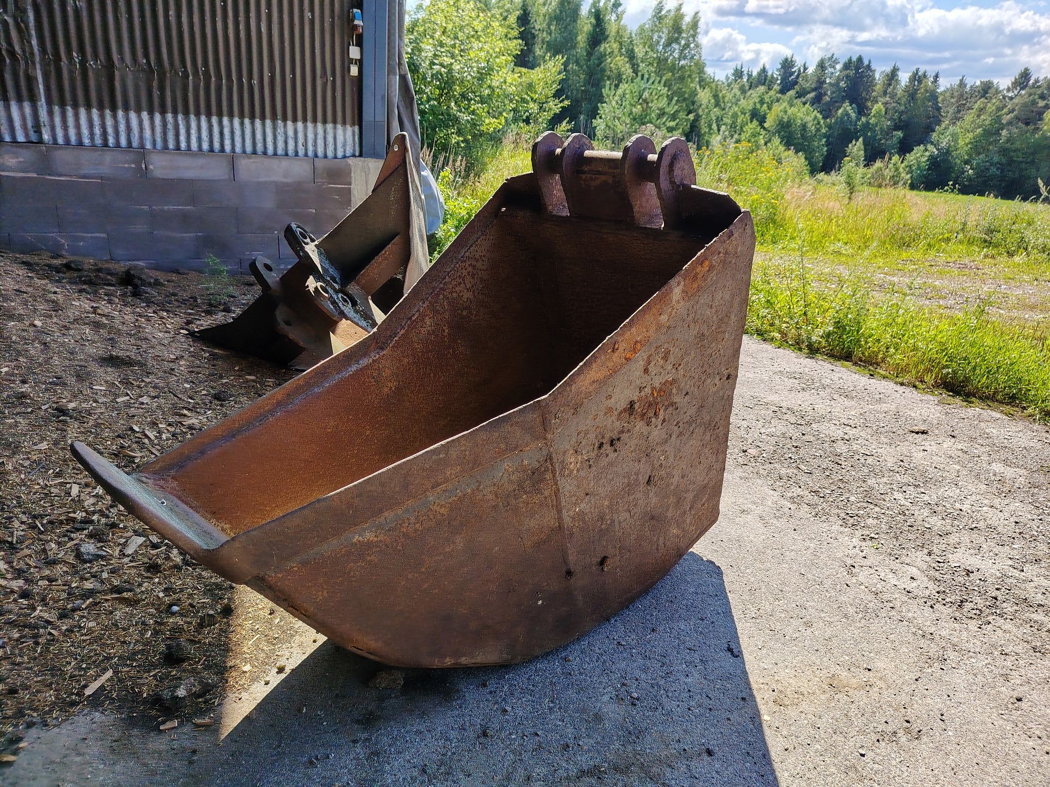 Image 1/4