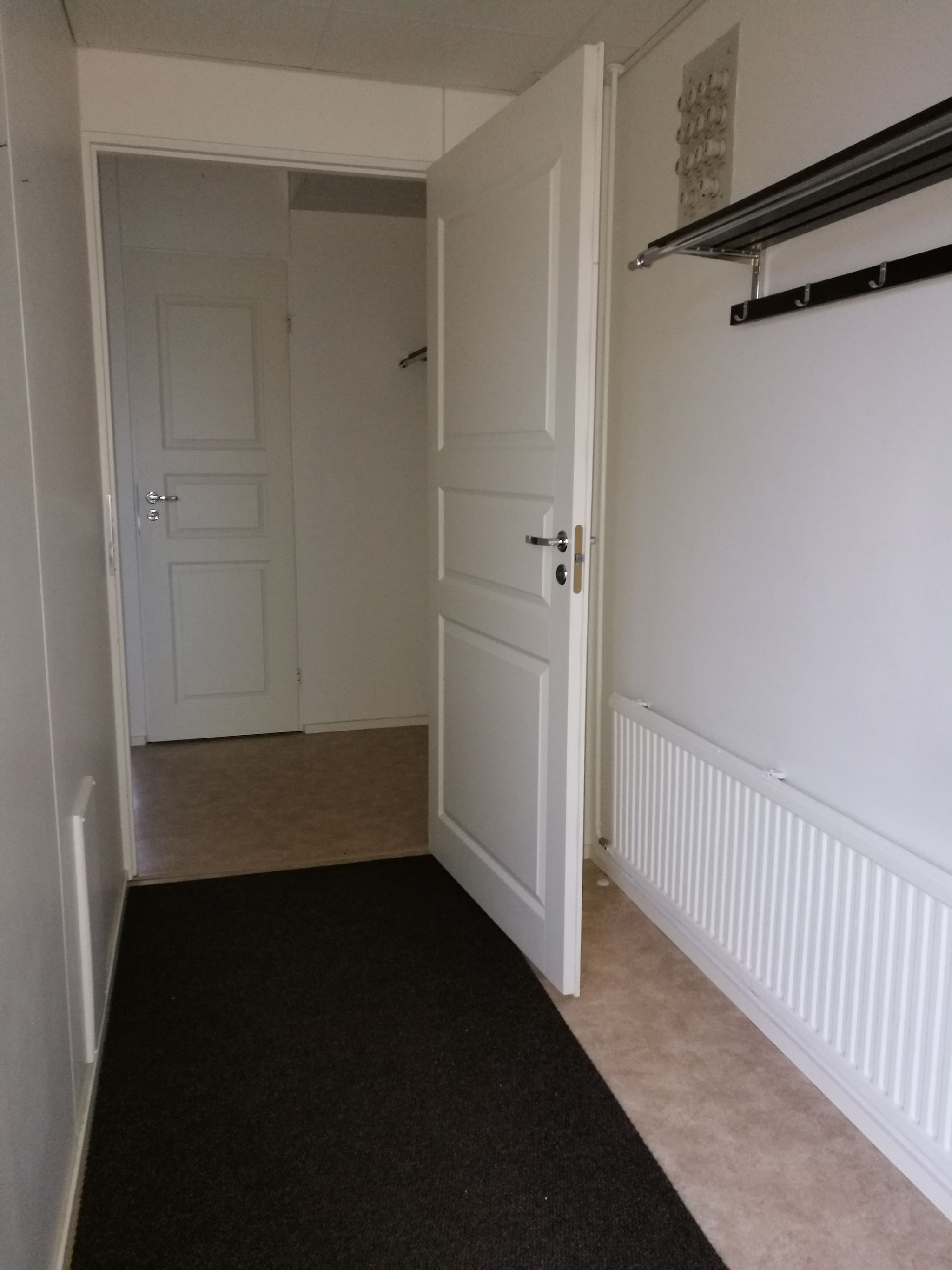 Image 4/19