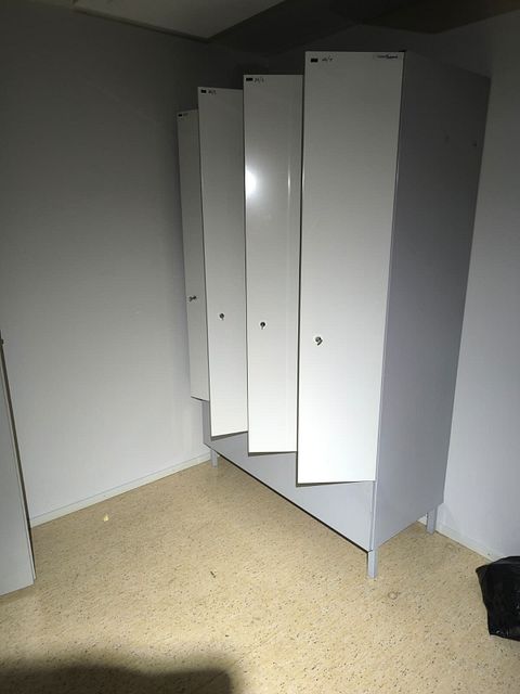 Image 2/5