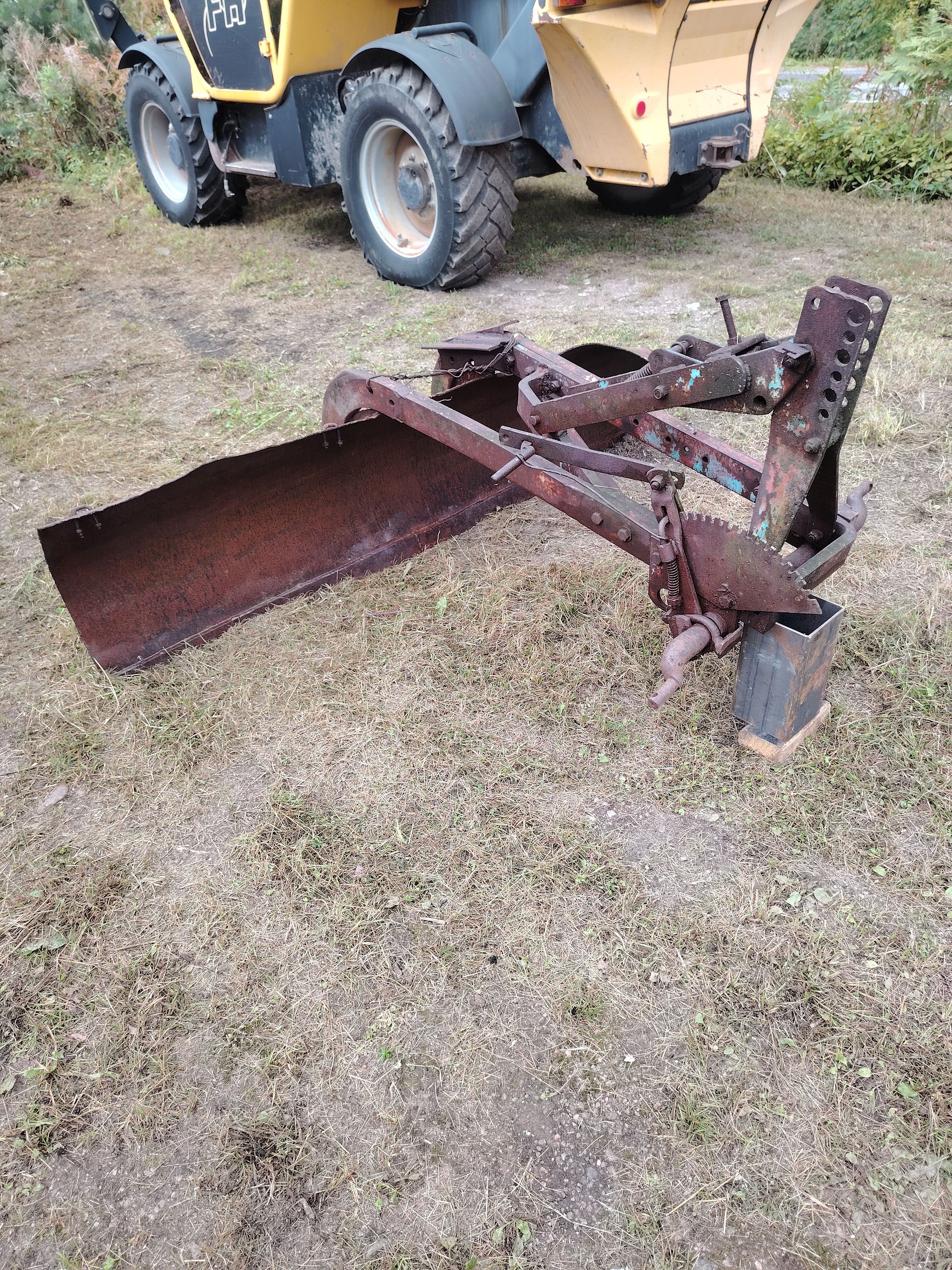 Image 1/4