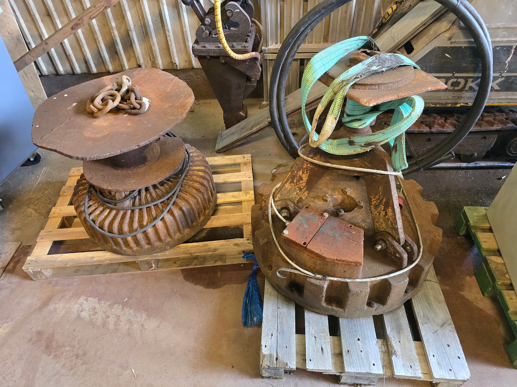 Image 25/28