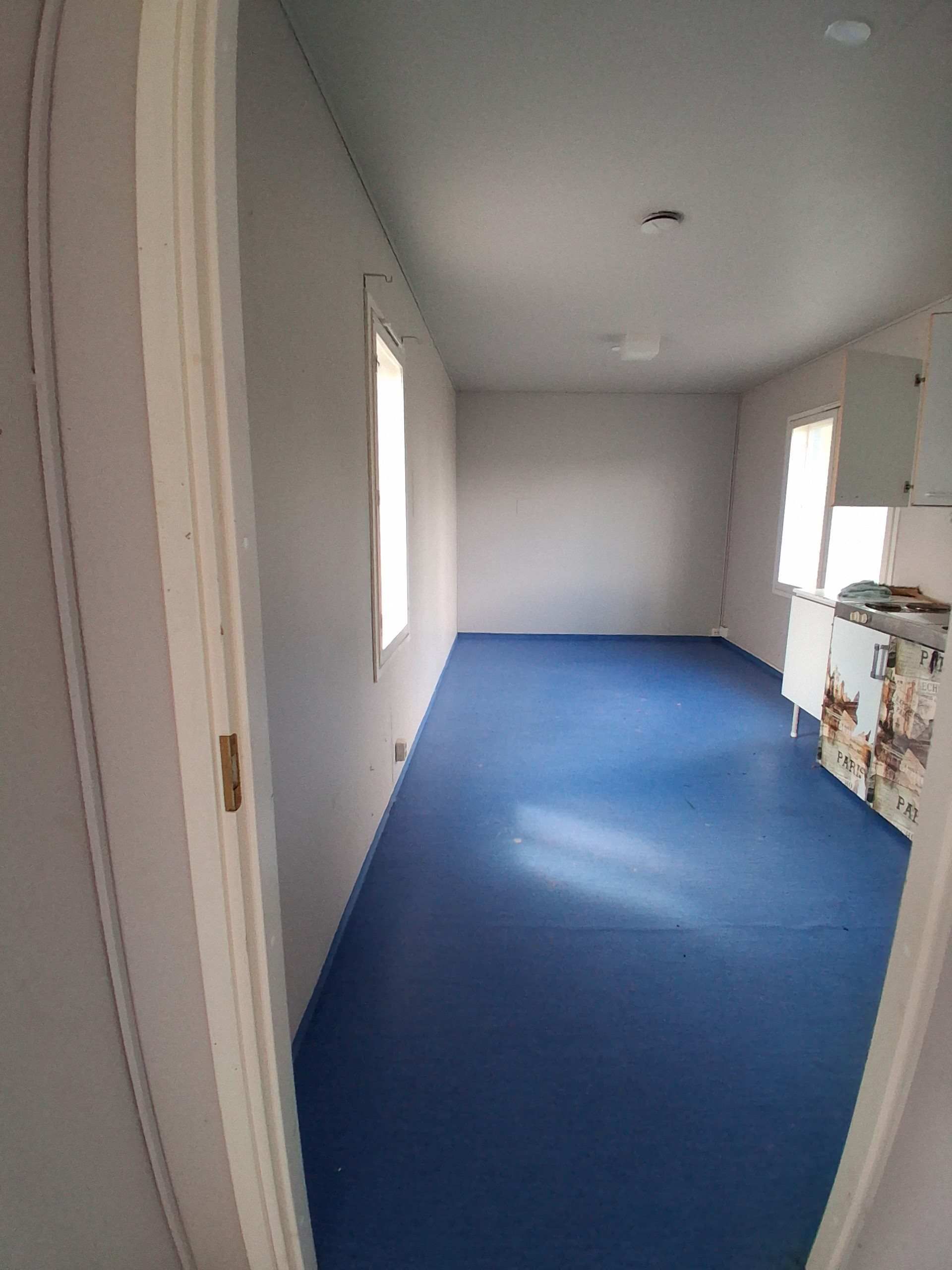 Image 4/5