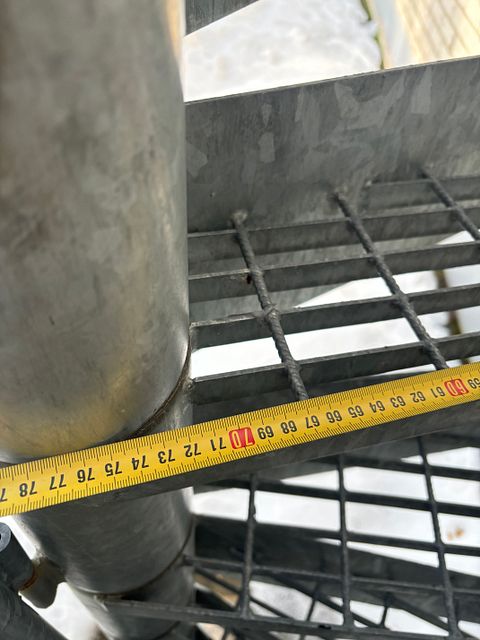Image 4/4