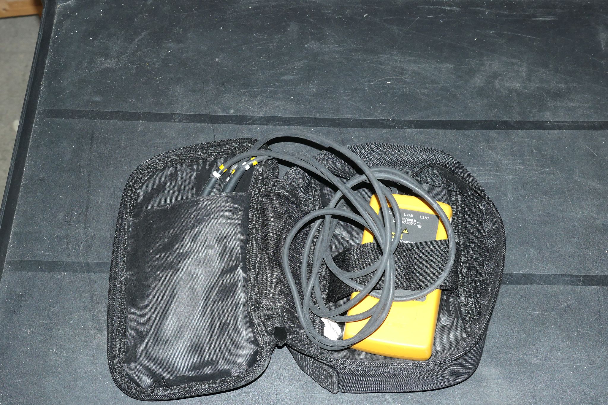 Image 3/3