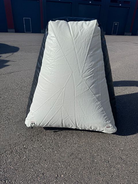 Image 5/8