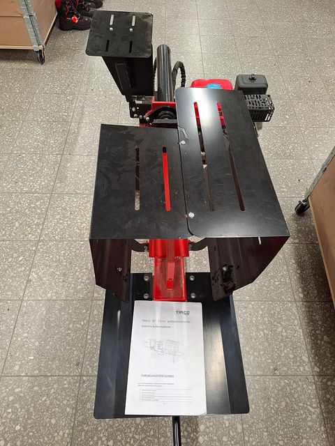 Image 3/4