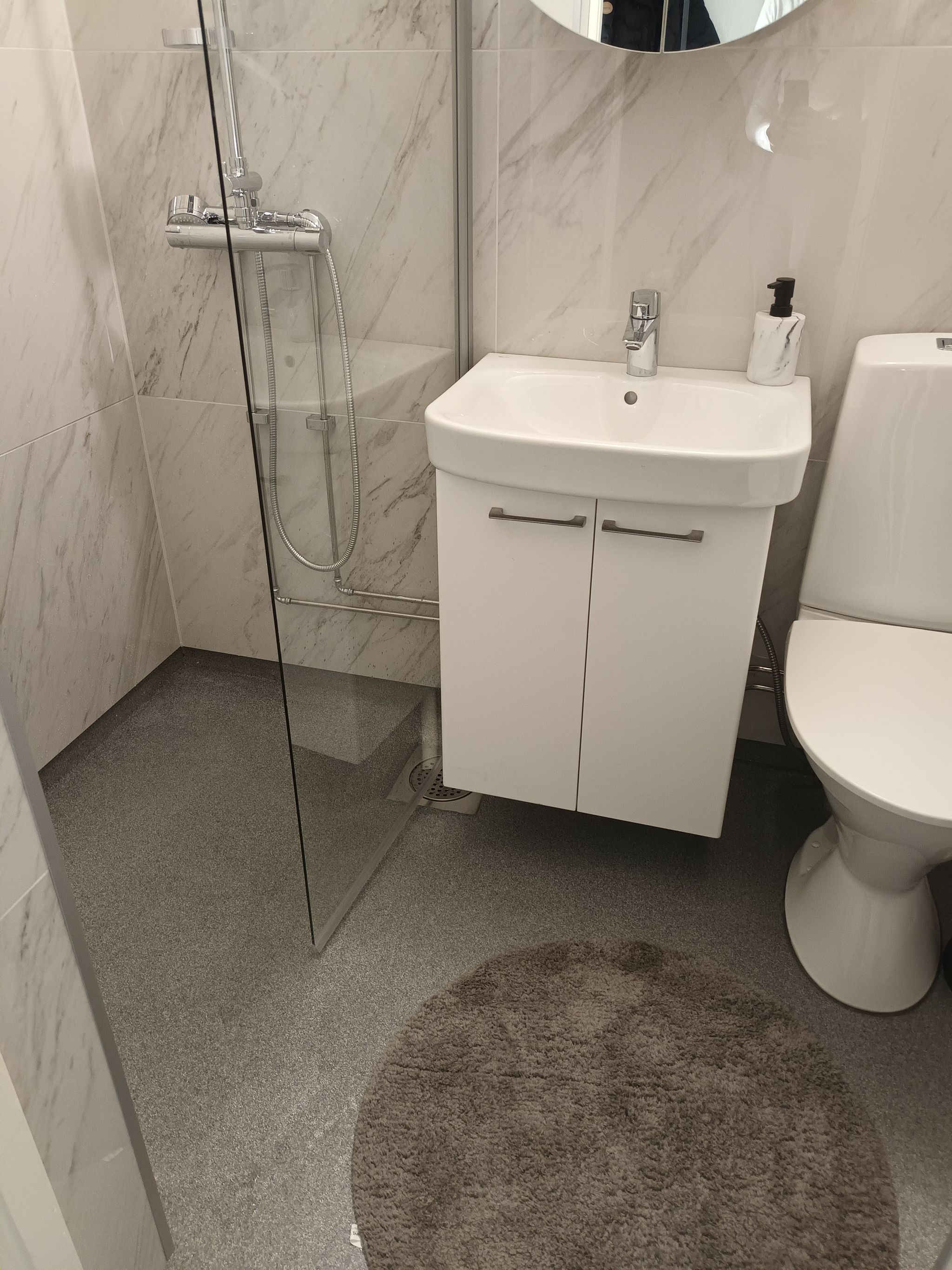 Image 8/8