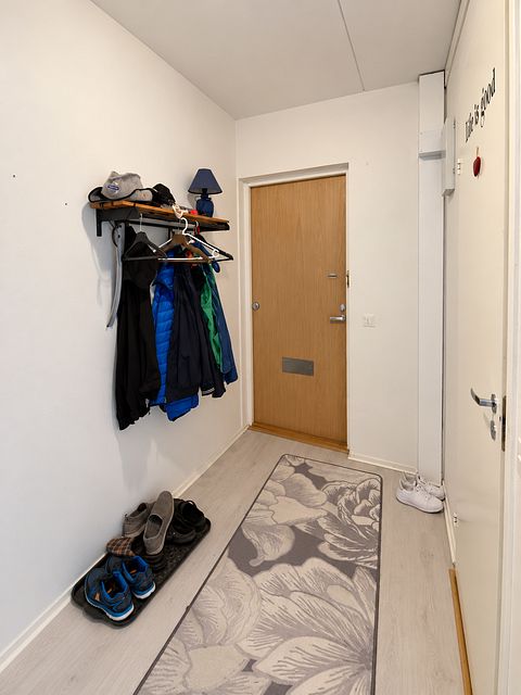Image 13/16