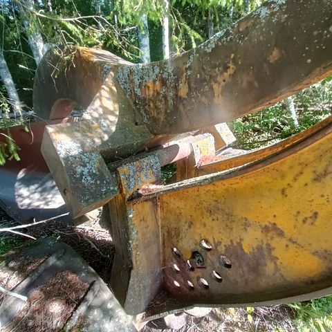 Image 8/10