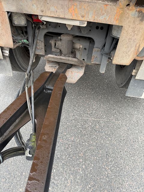 Image 11/28