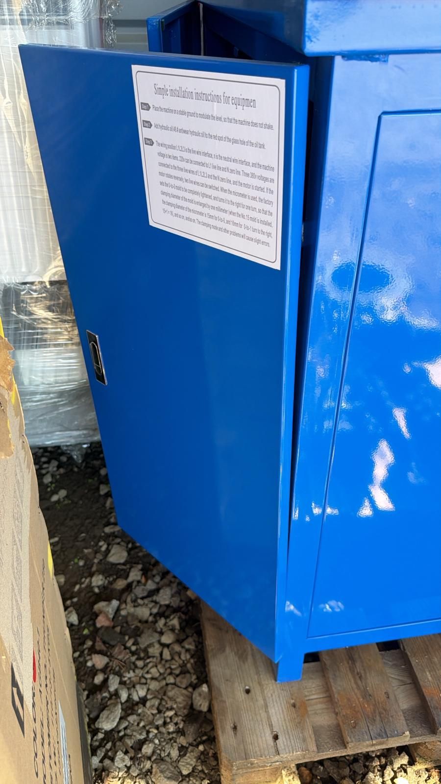 Image 4/10