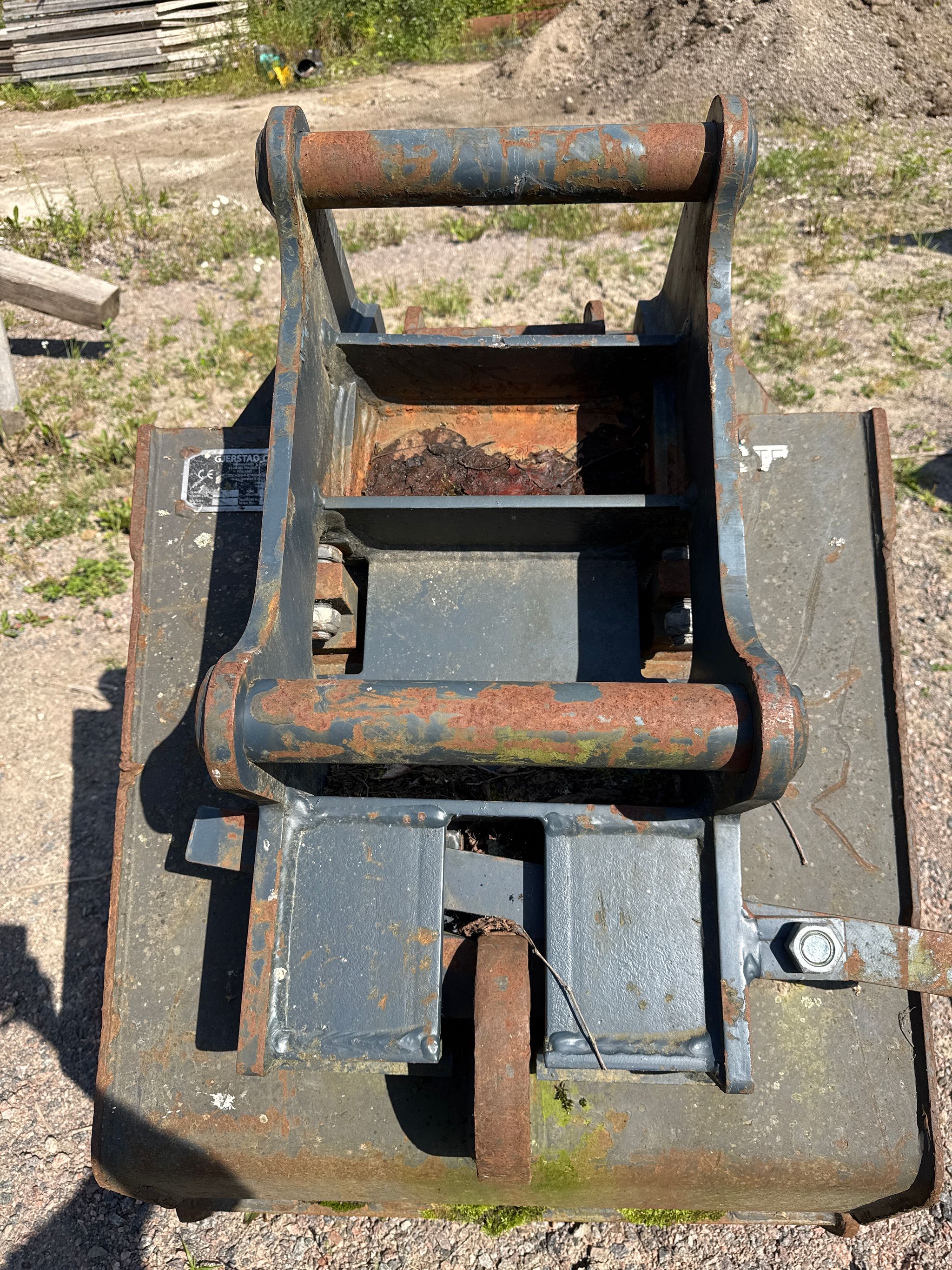Image 4/4