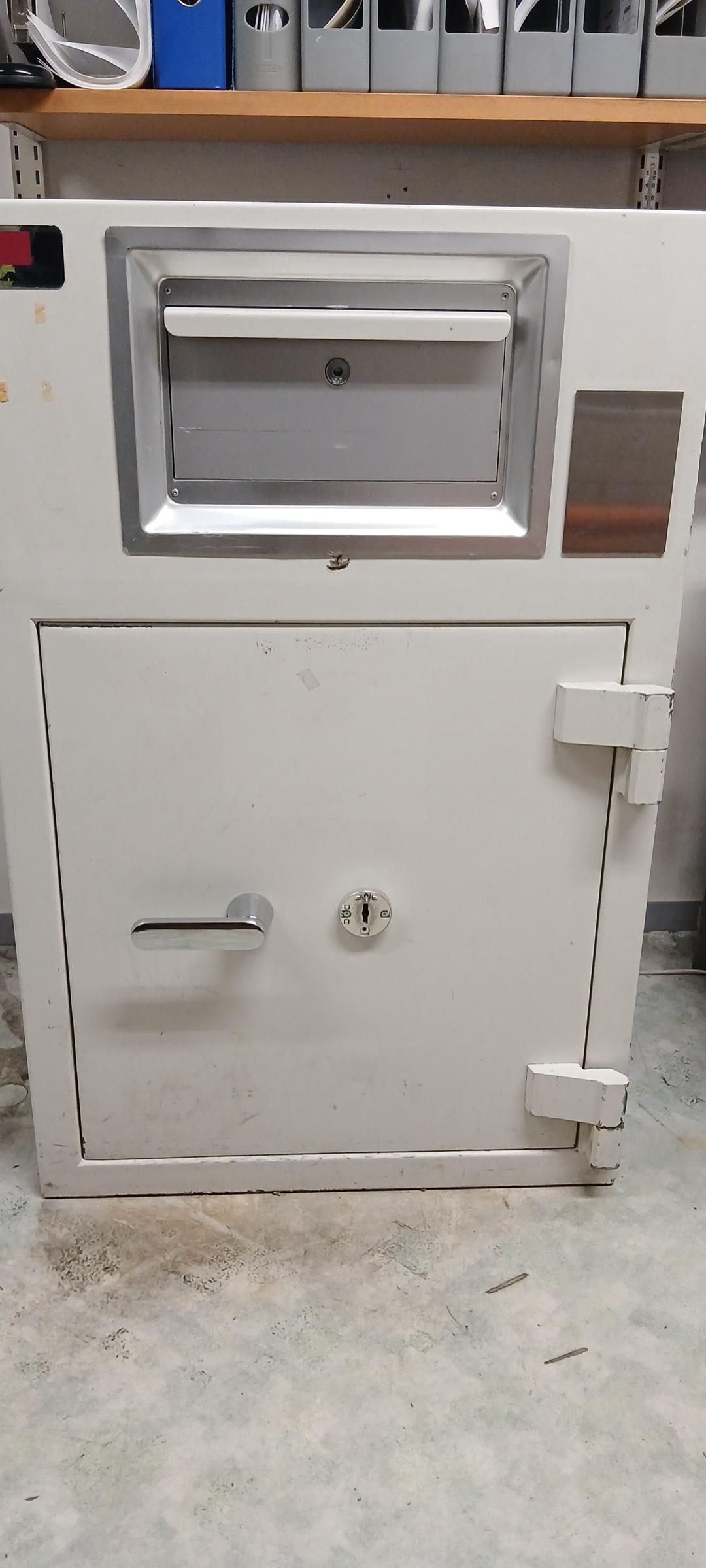 Image 1/5
