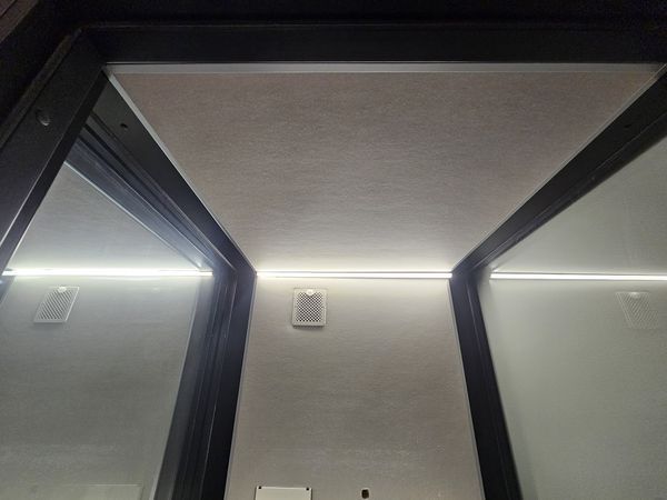 Image 8/20