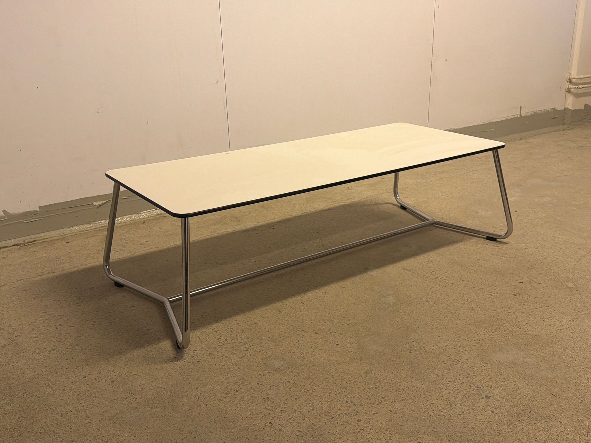 Image 2/6