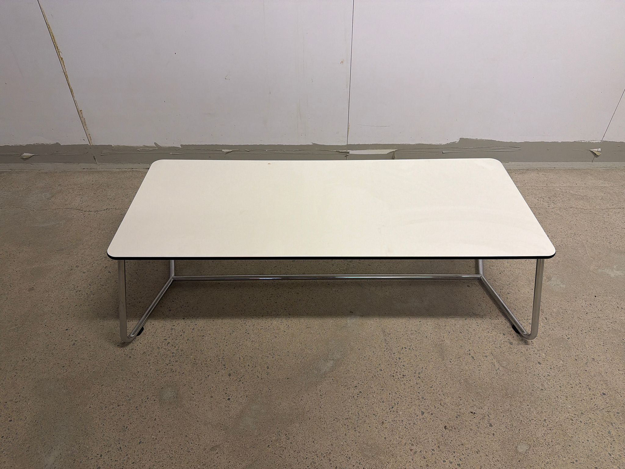 Image 3/6