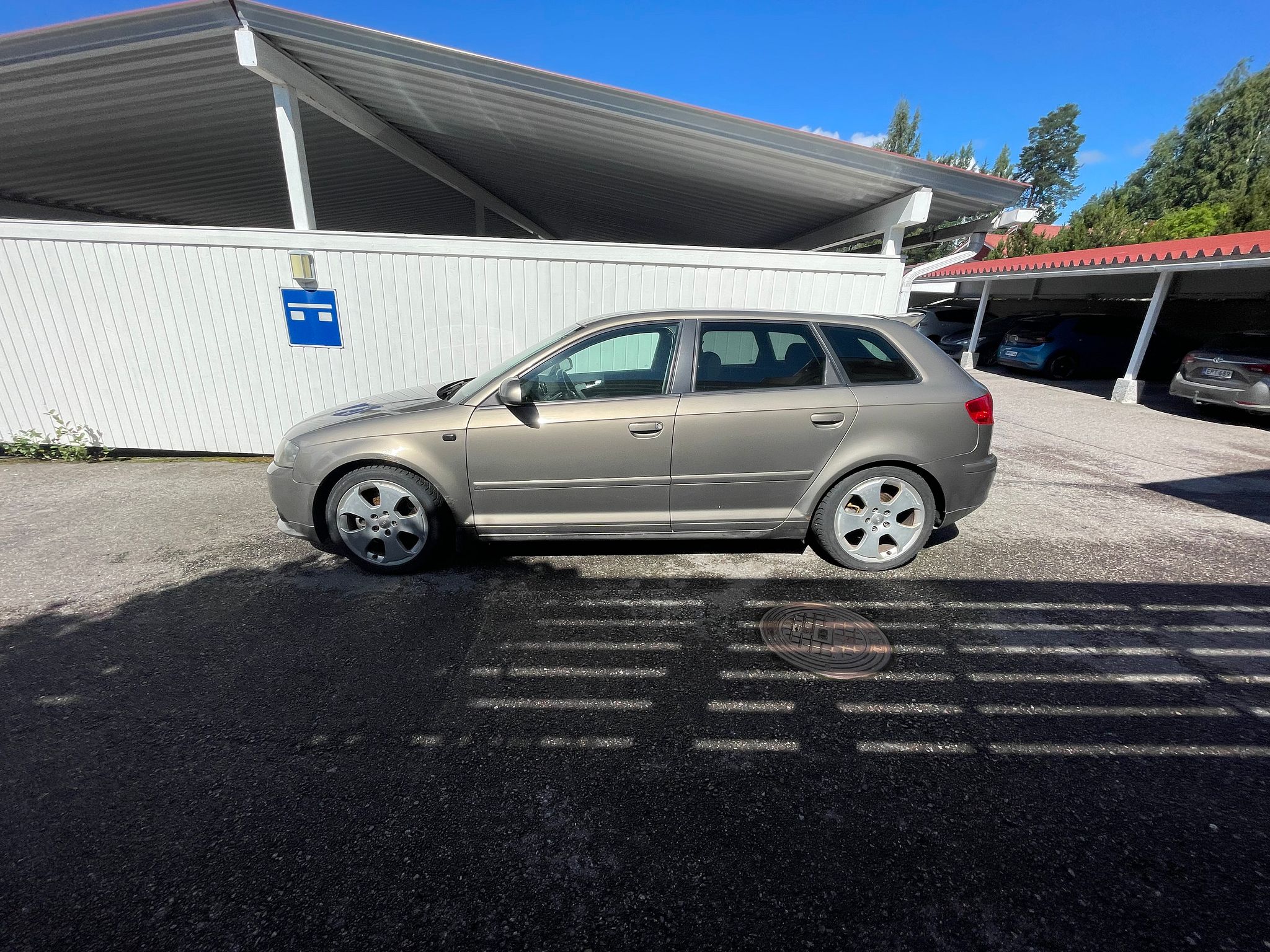 Image 4/10