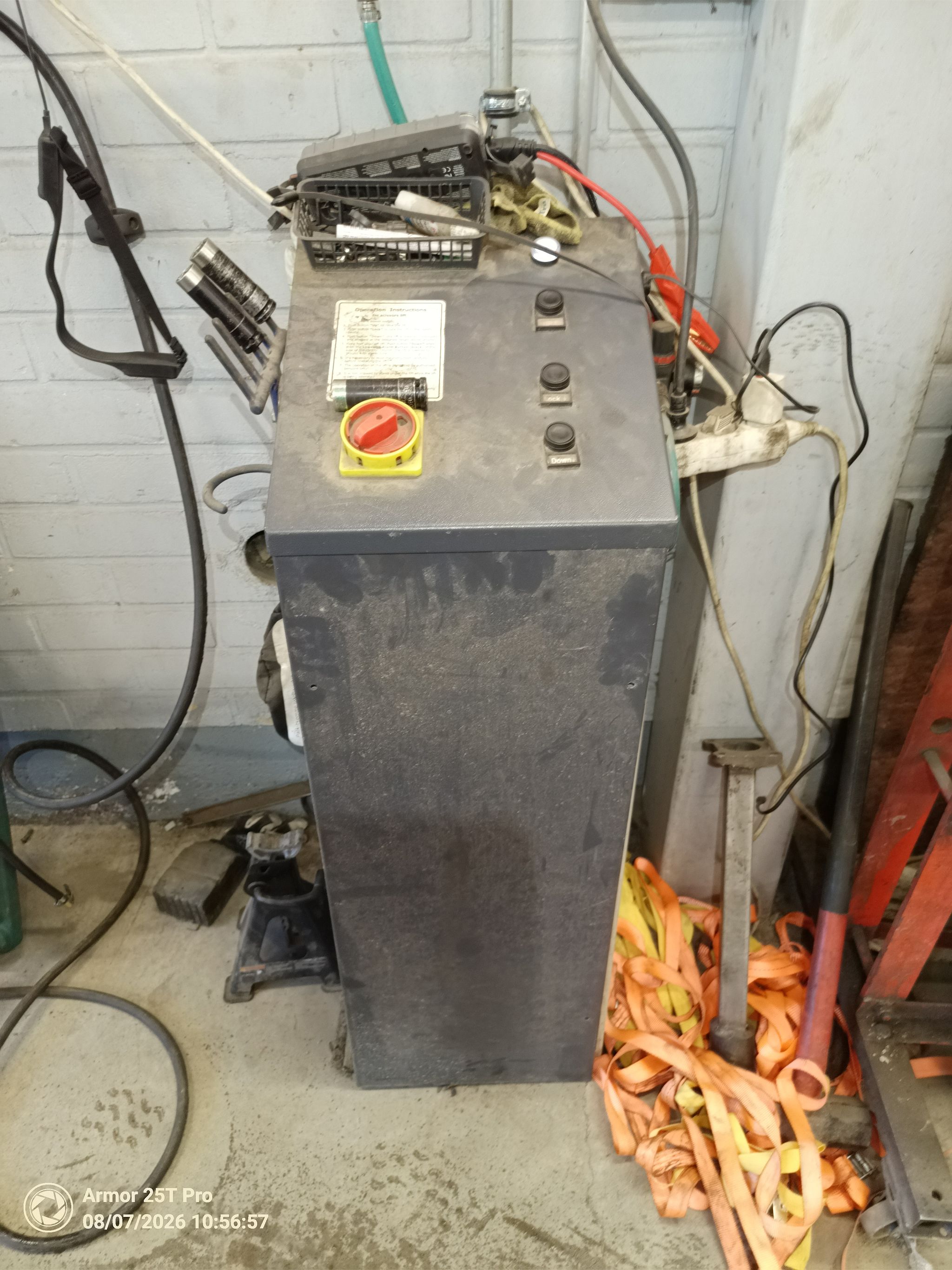 Image 3/7
