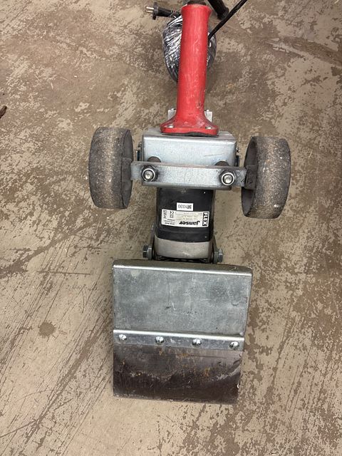 Image 12/12