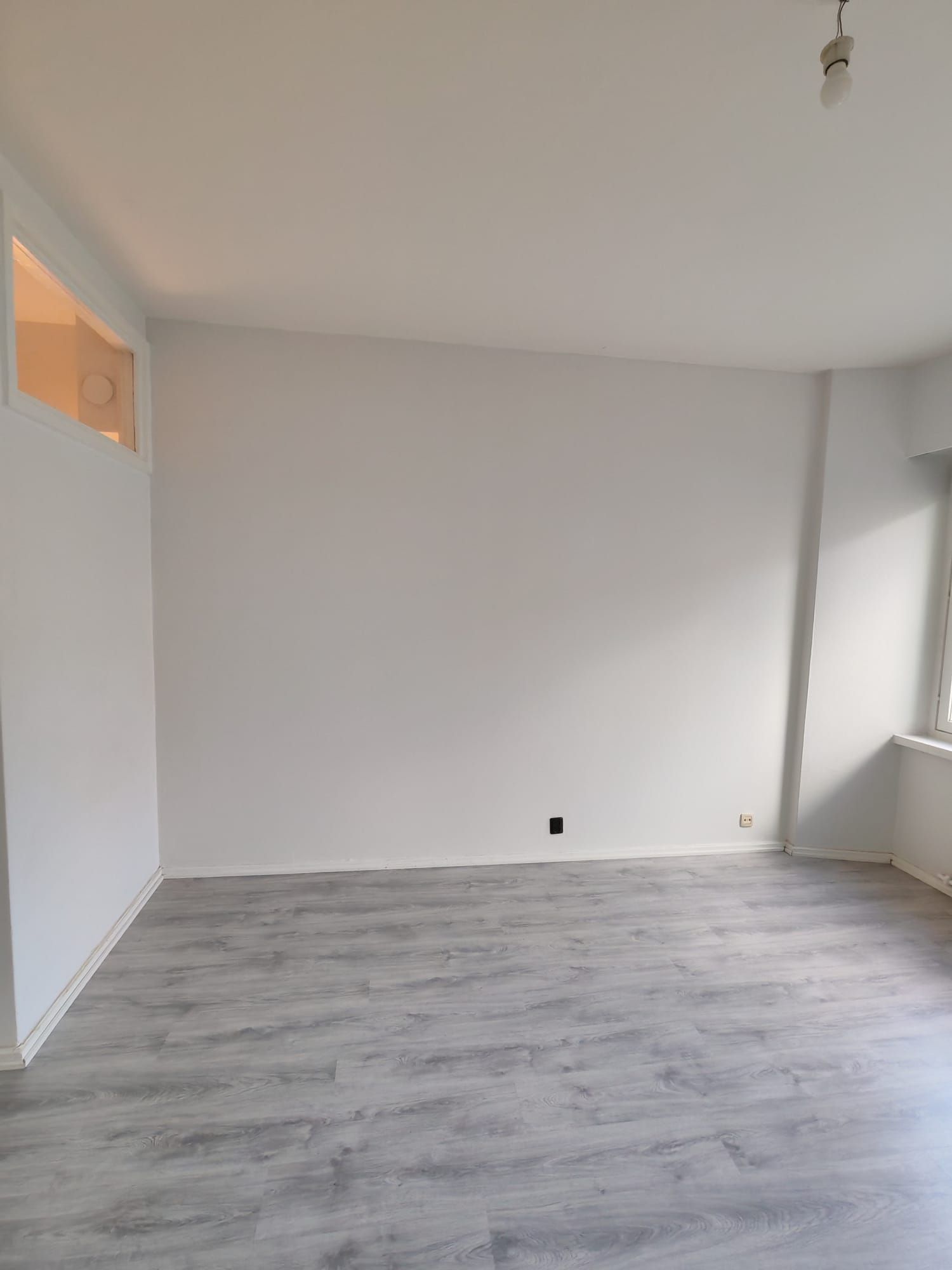 Image 3/9