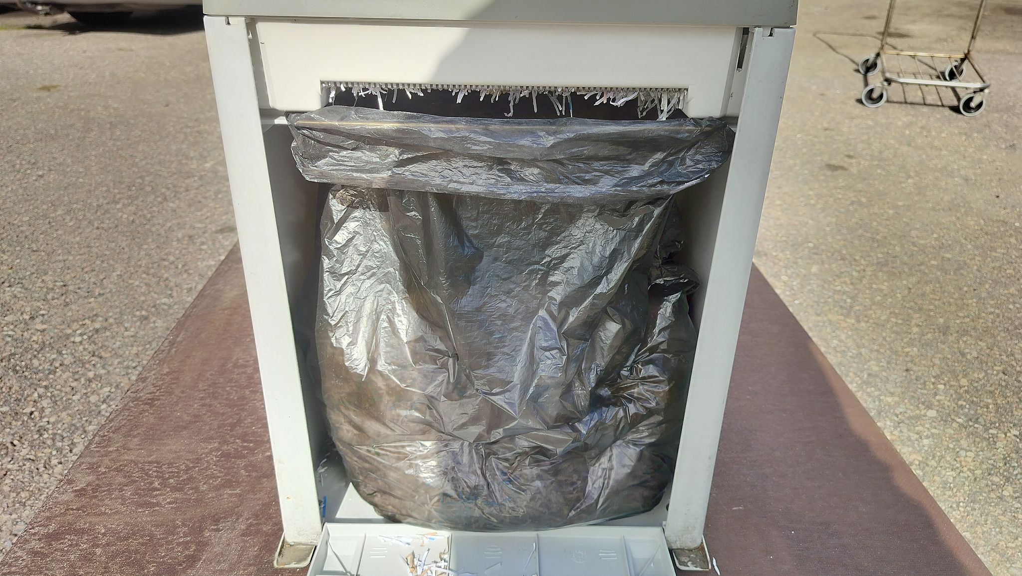 Image 8/10
