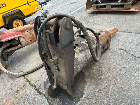 Image 8/8