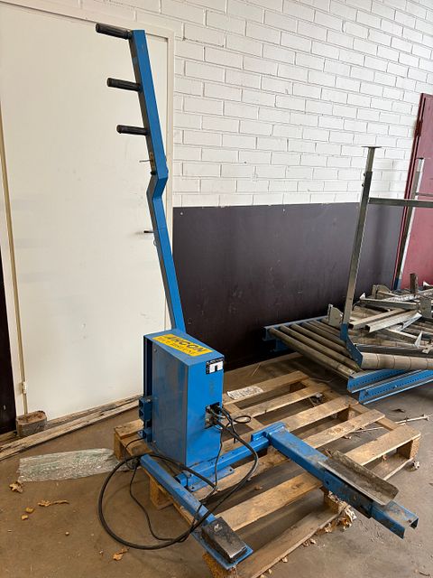 Image 1/7