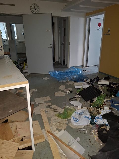 Image 25/40