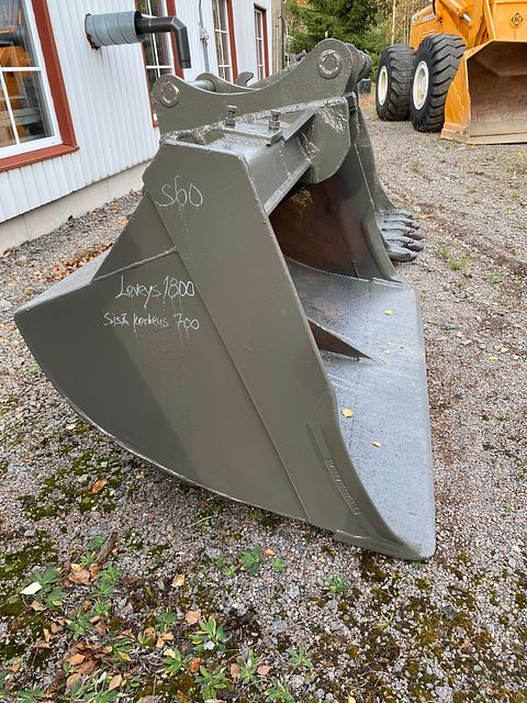 Image 1/4