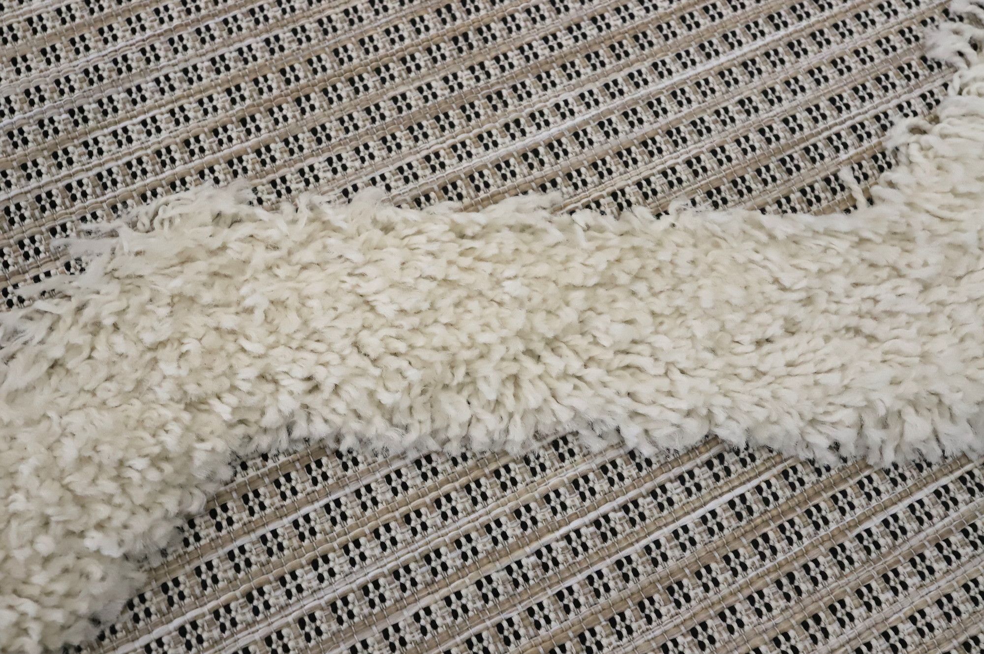 Image 4/6