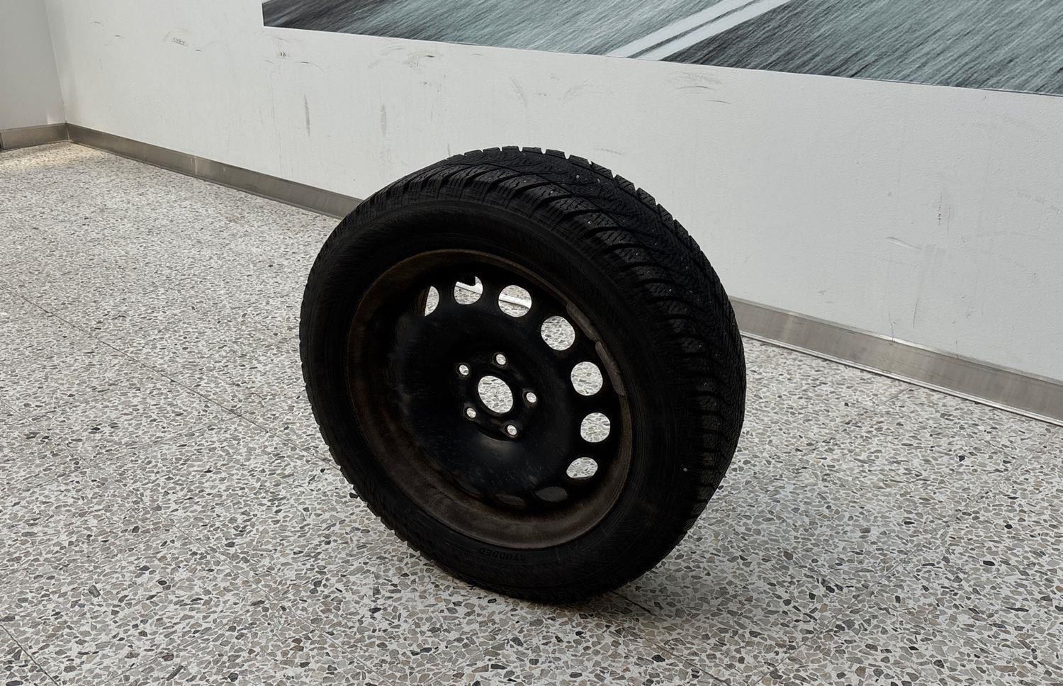Image 10/36