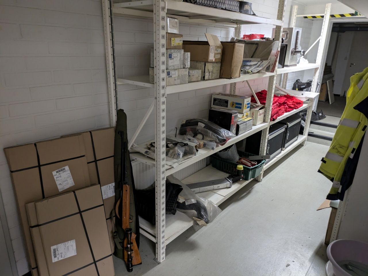Image 2/20