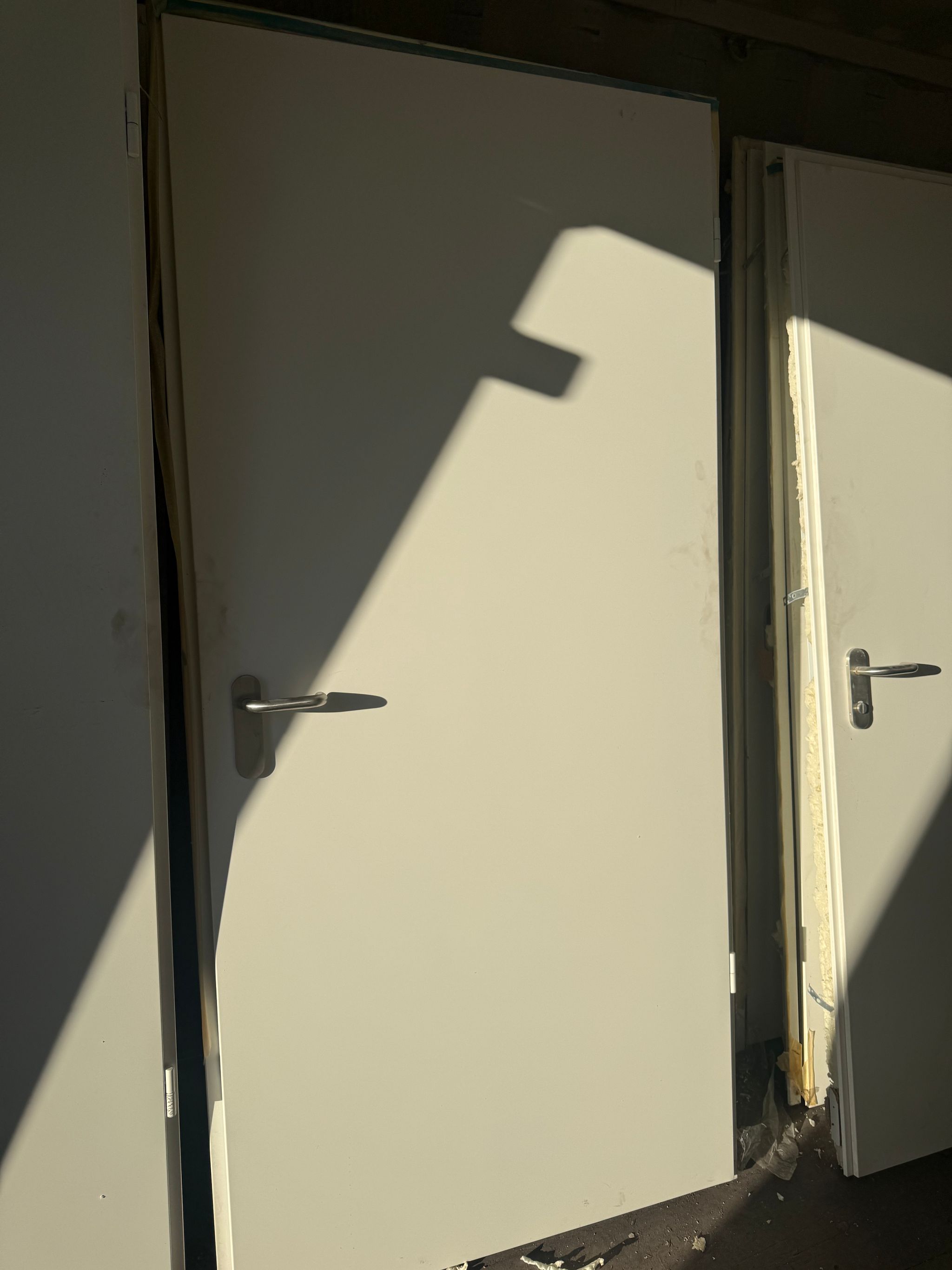 Image 2/4
