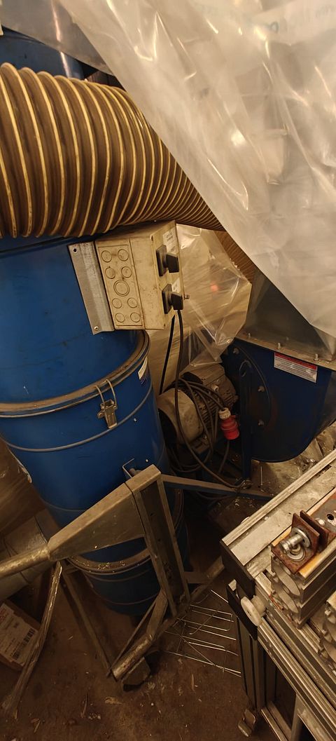 Image 4/5