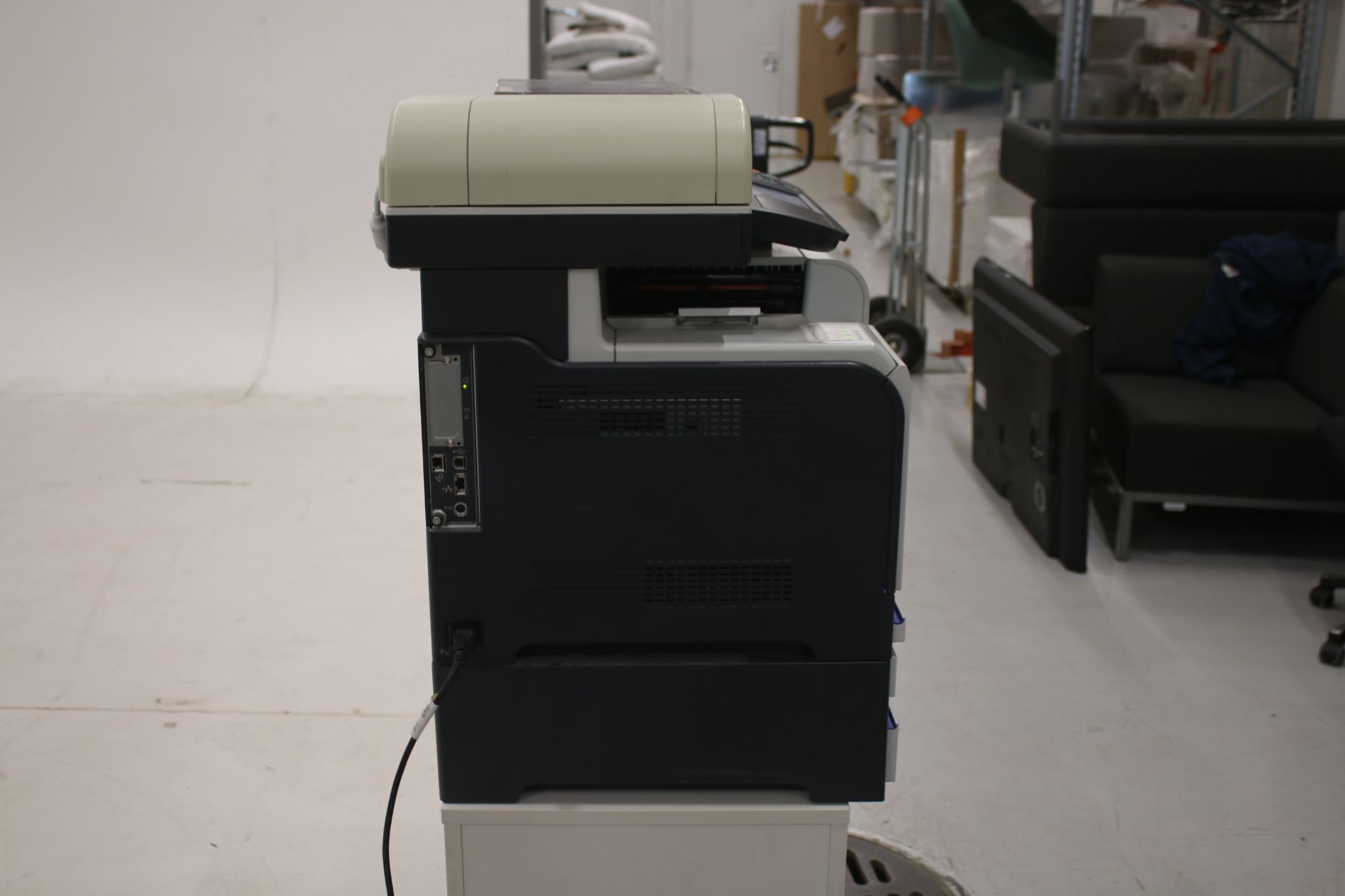 Image 3/9